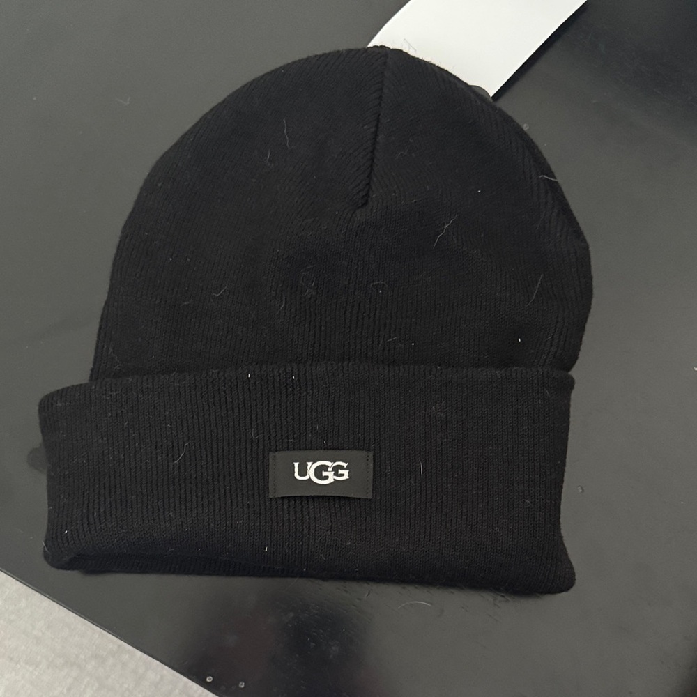 UGG Classic Black Cuffed Beanie
